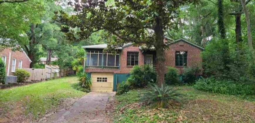 Beautiful 4 Bedroom Home only minutes from FSU, FAMU & Downtown